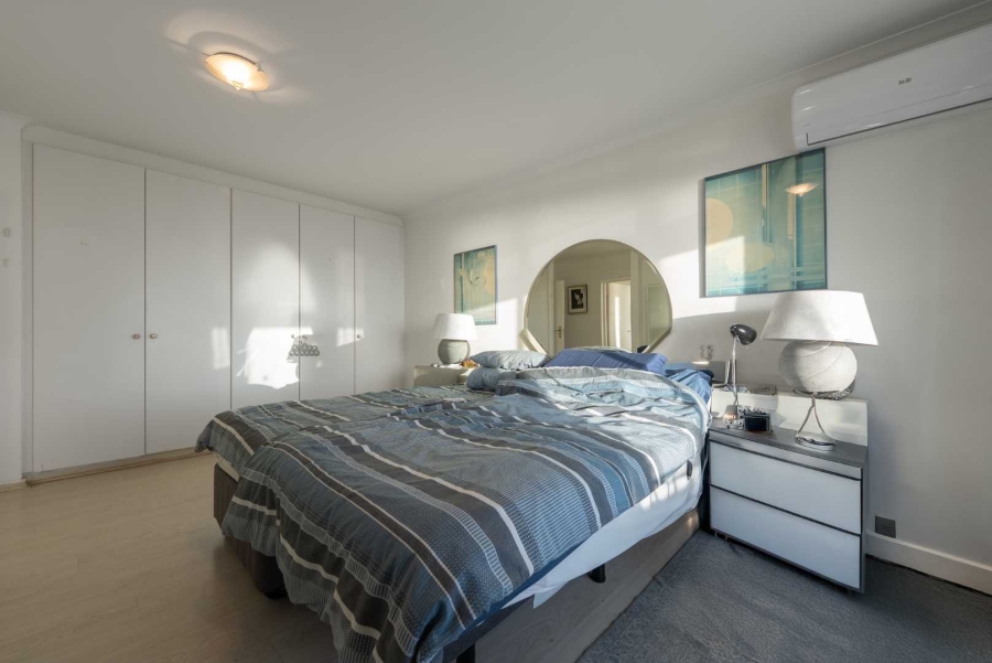 3 Bedroom Property for Sale in Sea Point Western Cape
